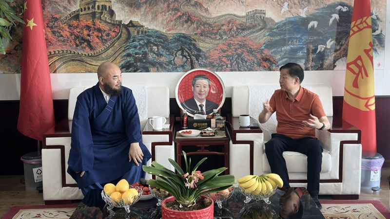 東華禪寺萬行法師到訪岳氏集團，禪文化與素食產(chǎn)業(yè)碰撞新“火花”